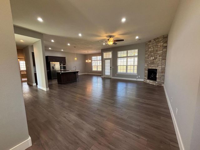 1516 S Essex Road, Springfield, MO 65809