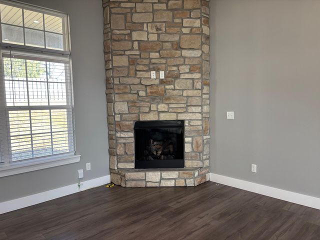 1516 S Essex Road, Springfield, MO 65809