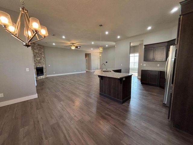 1516 S Essex Road, Springfield, MO 65809