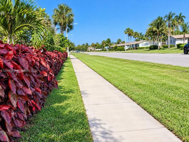 2784 E Dudley Drive E, West Palm Beach, FL 33415