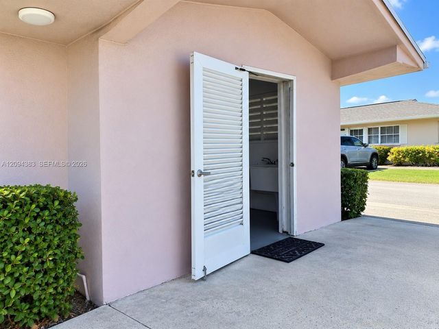 2784 E Dudley Drive E, West Palm Beach, FL 33415