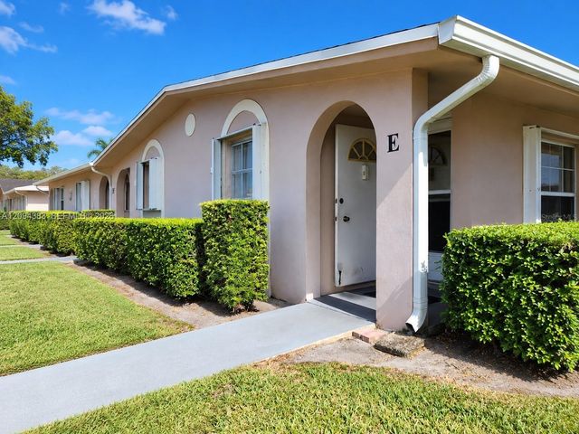 2784 E Dudley Drive E, West Palm Beach, FL 33415