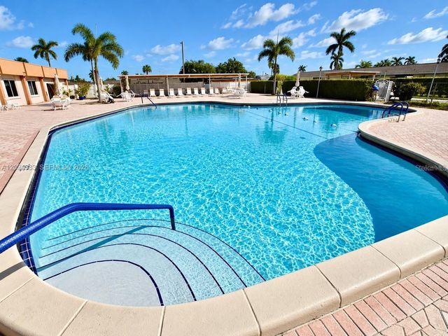 2784 E Dudley Drive E, West Palm Beach, FL 33415