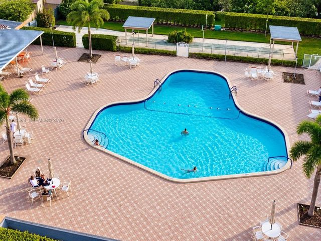 2784 E Dudley Drive E, West Palm Beach, FL 33415