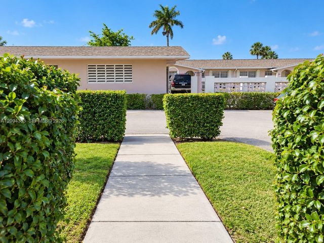2784 E Dudley Drive E, West Palm Beach, FL 33415