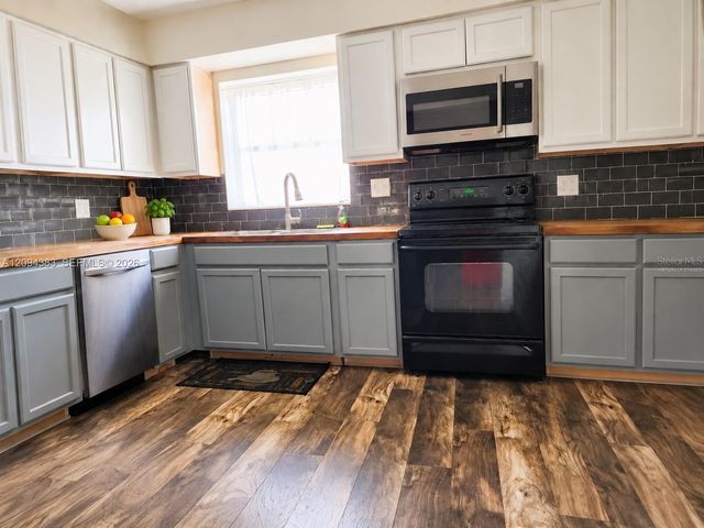 2784 E Dudley Drive E, West Palm Beach, FL 33415