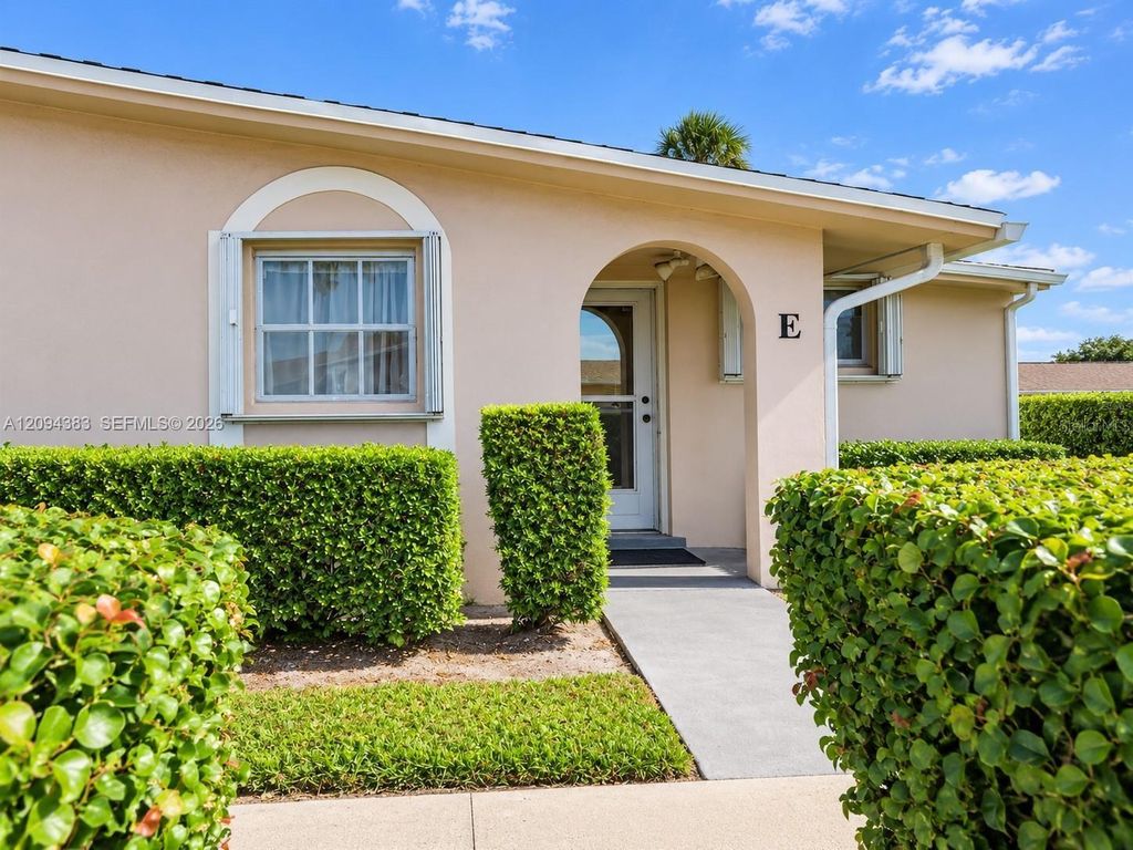 2784 E Dudley Drive E, West Palm Beach, FL 33415
