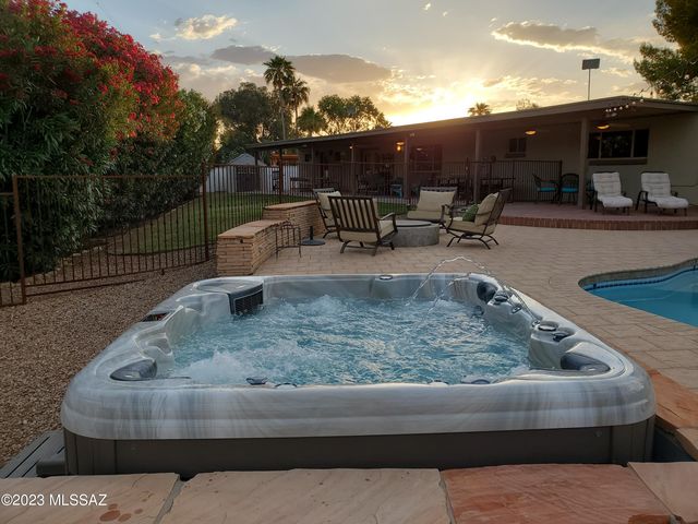 7740 E Manor Place, Tucson, AZ 85750