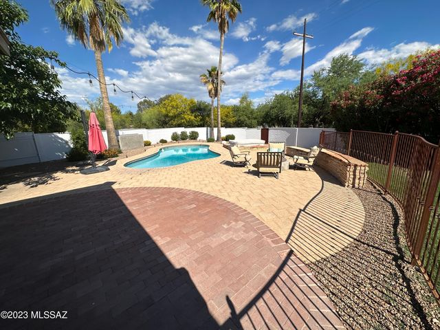 7740 E Manor Place, Tucson, AZ 85750