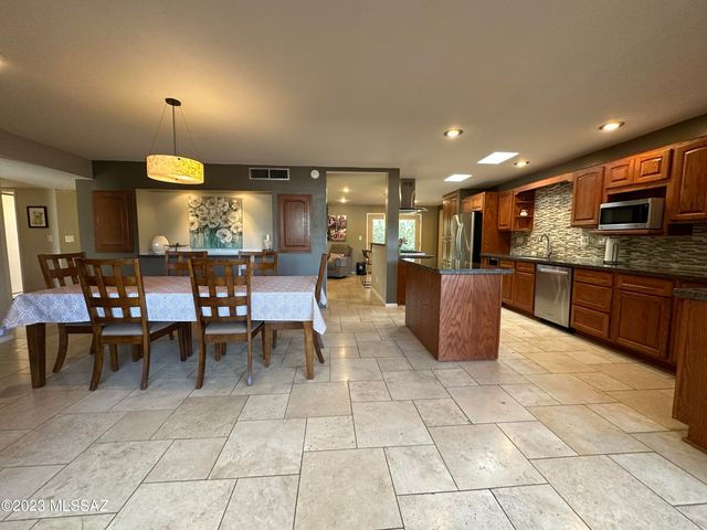 7740 E Manor Place, Tucson, AZ 85750