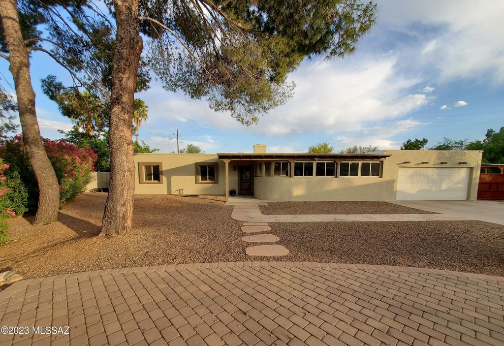 7740 E Manor Place, Tucson, AZ 85750