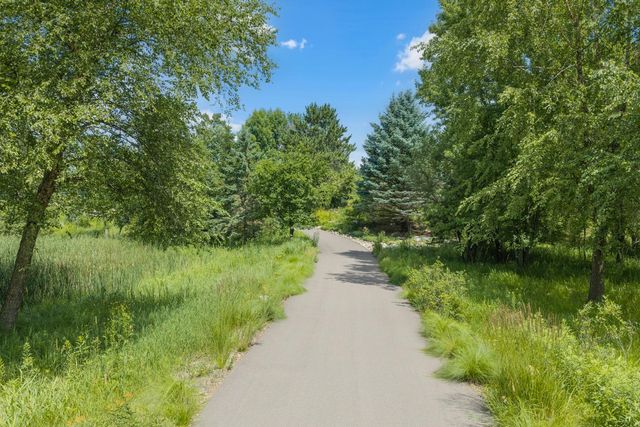 9570 Norway Hills Trail, Lakeville, MN 55044