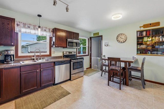 1103 Lombardi Lane, Beaver Dam, WI 53916