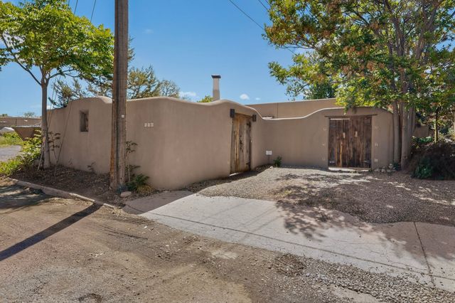 246 Maynard Street, Santa Fe, NM 87501