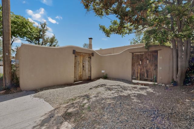 246 Maynard Street, Santa Fe, NM 87501
