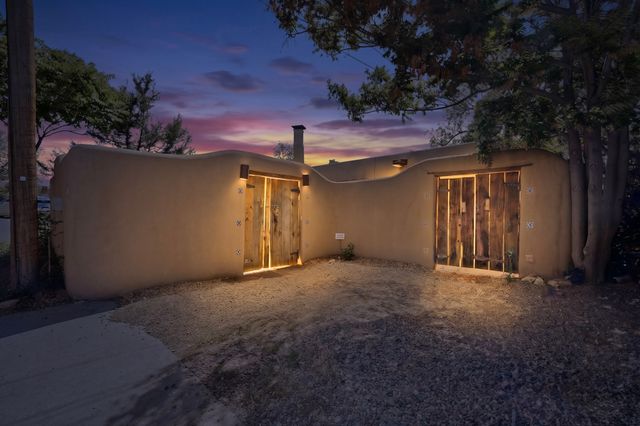 246 Maynard Street, Santa Fe, NM 87501