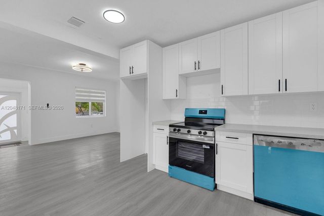 250 NW 45 ST, Miami, FL 33127