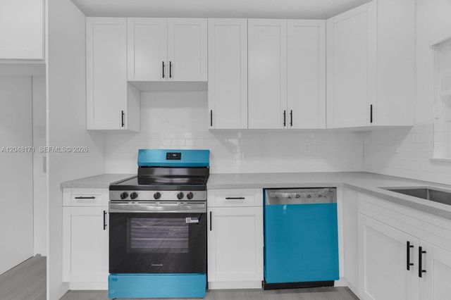 250 NW 45 ST, Miami, FL 33127
