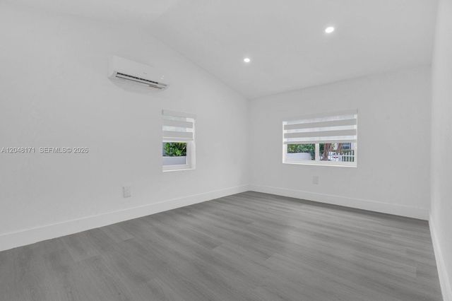 250 NW 45 ST, Miami, FL 33127