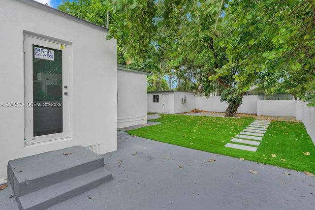 250 NW 45 ST, Miami, FL 33127