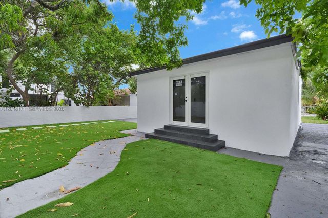 250 NW 45 ST, Miami, FL 33127