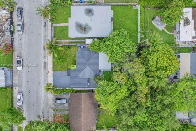 250 NW 45 ST, Miami, FL 33127