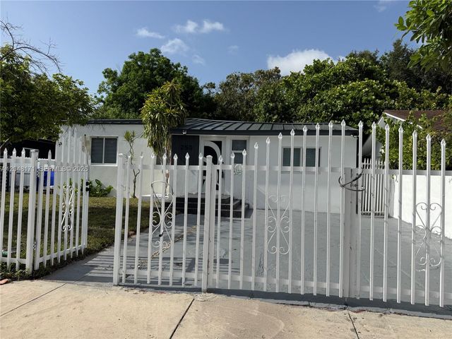 250 NW 45 ST, Miami, FL 33127