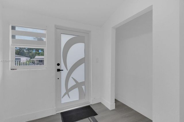 250 NW 45 ST, Miami, FL 33127