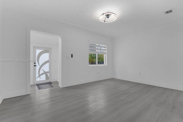 250 NW 45 ST, Miami, FL 33127
