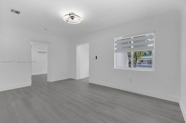 250 NW 45 ST, Miami, FL 33127