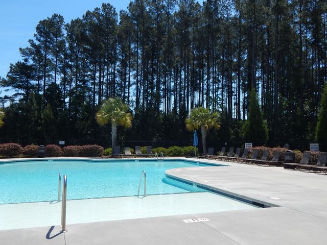 295 Shadybrook Dr. Drive, Summerville, SC 29486