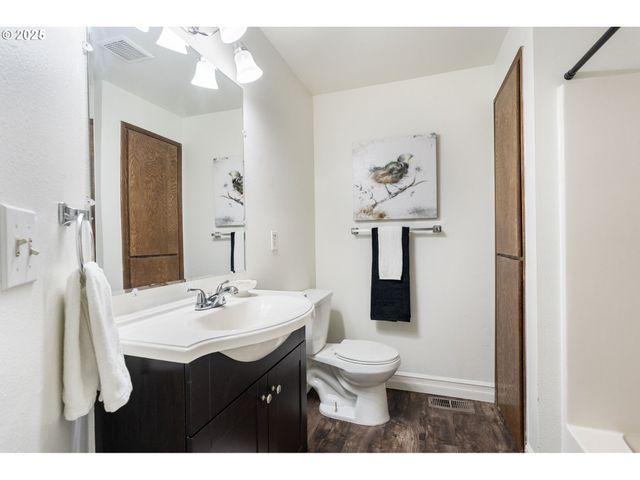 1648 Se LEWELLYN Ave, Troutdale, OR 97060