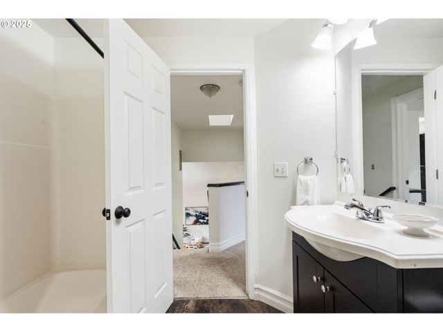 1648 Se LEWELLYN Ave, Troutdale, OR 97060