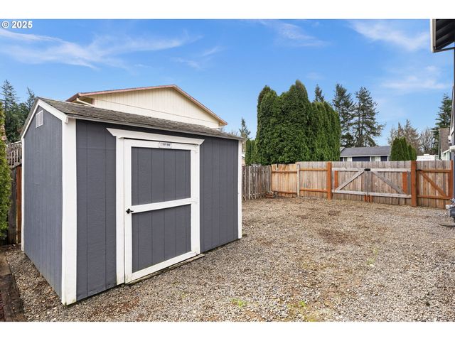 1648 Se LEWELLYN Ave, Troutdale, OR 97060