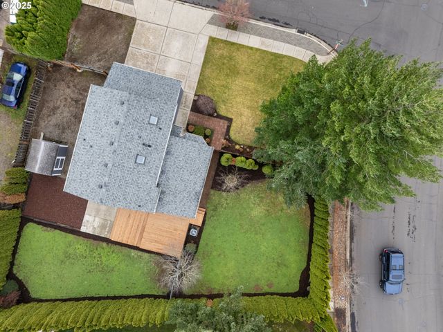 1648 Se LEWELLYN Ave, Troutdale, OR 97060