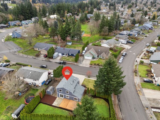 1648 Se LEWELLYN Ave, Troutdale, OR 97060