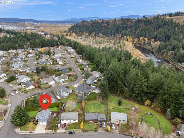 1648 Se LEWELLYN Ave, Troutdale, OR 97060