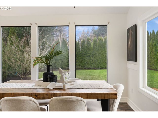 1648 Se LEWELLYN Ave, Troutdale, OR 97060