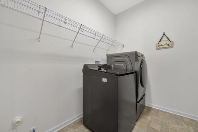3670 Backstretch Way, Grove City, OH 43123