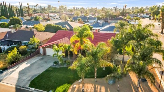 25907 New Chicago, Hemet, CA 92544