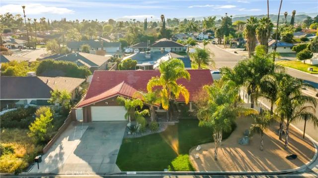 25907 New Chicago, Hemet, CA 92544