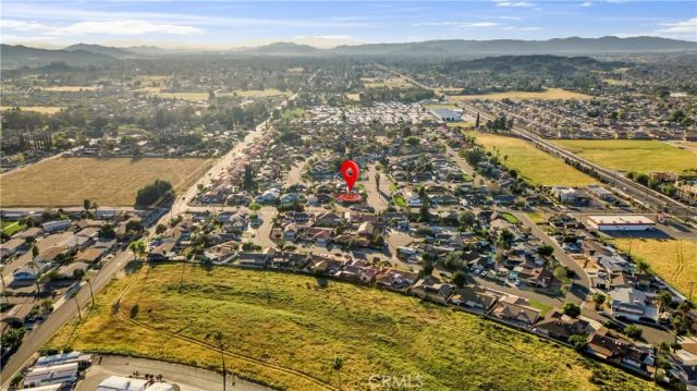 25907 New Chicago, Hemet, CA 92544