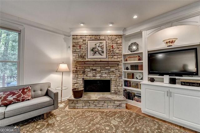 16 Carrington Way, Atlanta, GA 30328