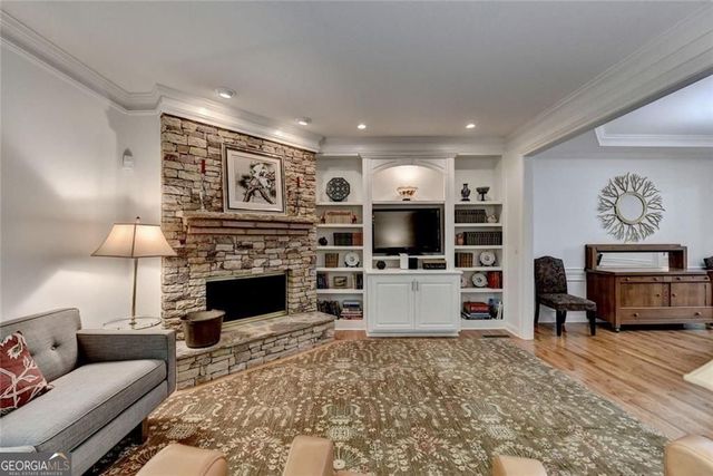 16 Carrington Way, Atlanta, GA 30328