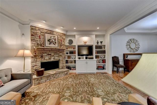 16 Carrington Way, Atlanta, GA 30328