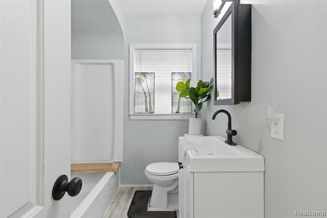 18966 San Juan Drive, Detroit, MI 48221