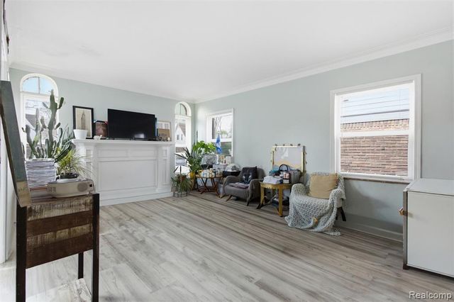 18966 San Juan Drive, Detroit, MI 48221