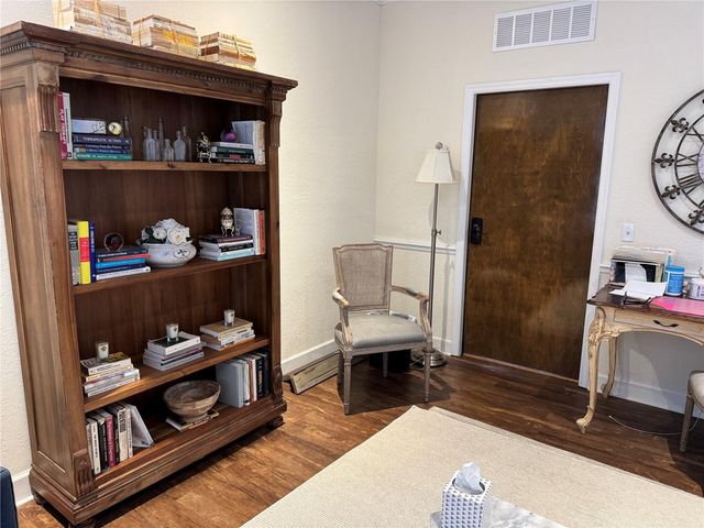 611 W BAY STREET, Tampa, FL 33606