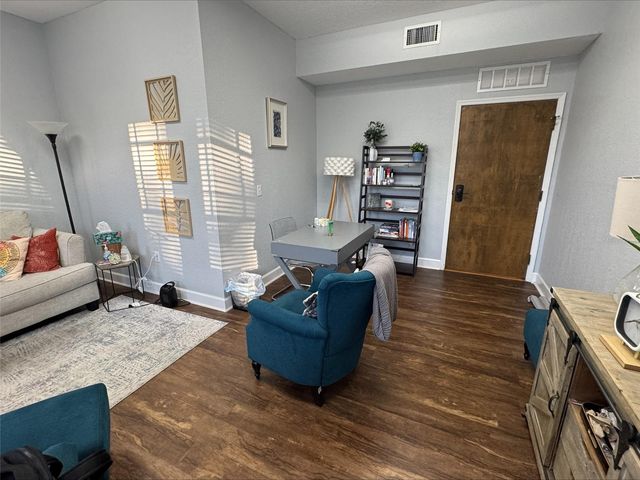 611 W BAY STREET, Tampa, FL 33606