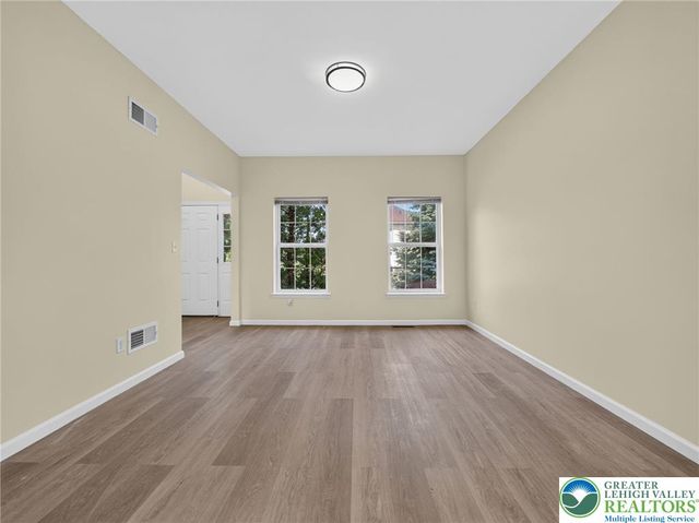 740 Mohican Drive, Easton, PA 18040